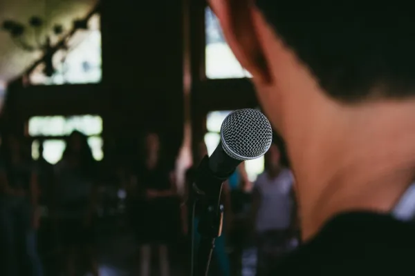 Tips dan Trik Meningkatkan Kemampuan Public Speaking