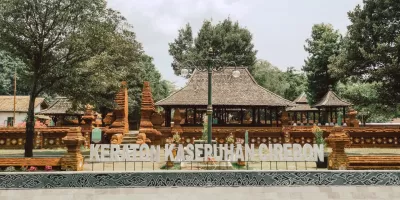 8 Tempat Wisata di Cirebon Mulai dari Keraton hingga Wisata Alam yang Wajib Dikunjungi
