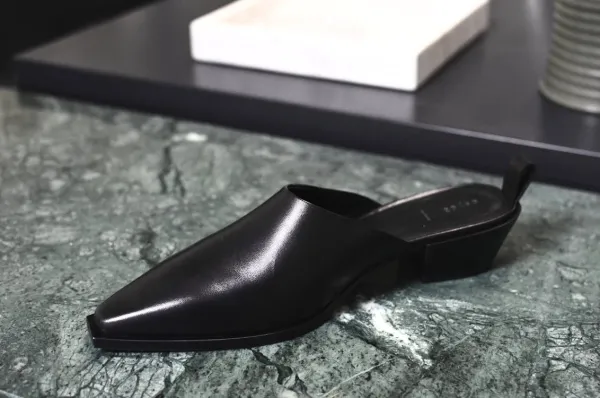 6 Jenis Sepatu yang Harus Dimiliki Setiap Perempuan