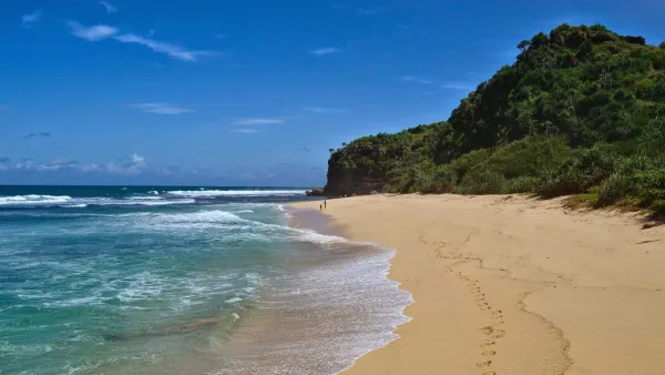 5 Alasan Mengapa Pantai Sanglen di Gunungkidul Harus Dikunjungi
